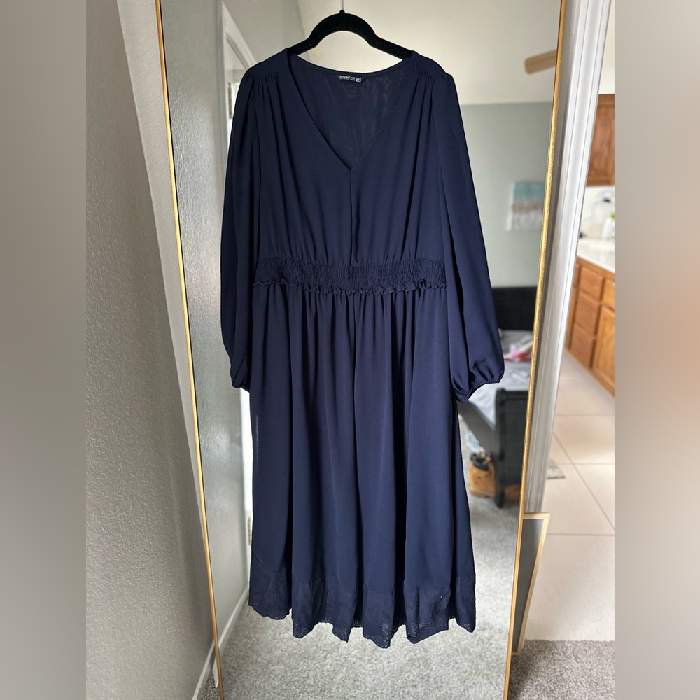 Bloomchic - 1X - Blue midi lantern sleeve pocket dress